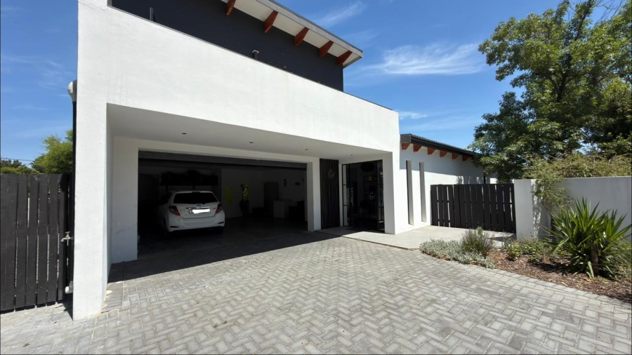 5 Bedroom Property for Sale in Elim Western Cape